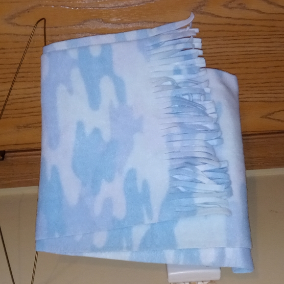 🆕 Camouflage "MIDWEST" Wintertime warm-up Combo. gloves, hat, & scarf - Picture 3 of 7